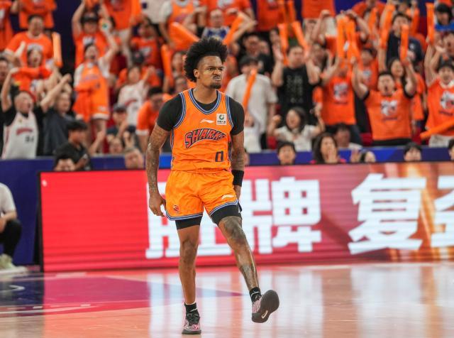 4年6240万！签完砸手里！1换1交易克莱失败
